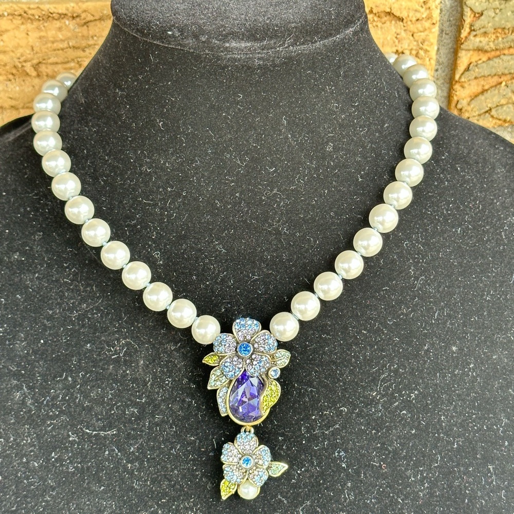 HEIDI DAUS Faux pearls & blue crystals flowers RUNWAY choker necklace